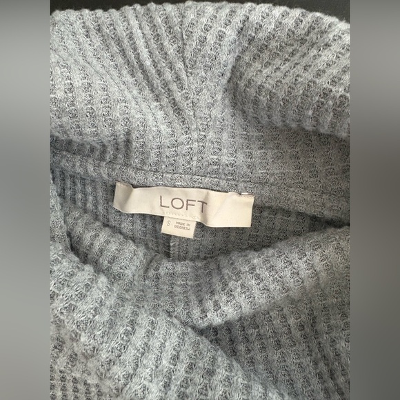 NWOT Loft Light Gray Turtleneck Waffle Knit Sweater, Size S - Picture 5 of 5